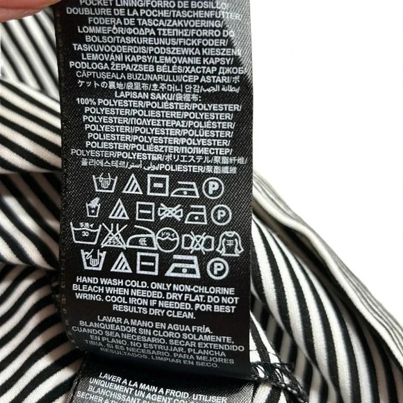 Guess dress ,women S. Black & White striped,fit & flare,pleats,V-neck,classic,EC - Picture 14 of 15